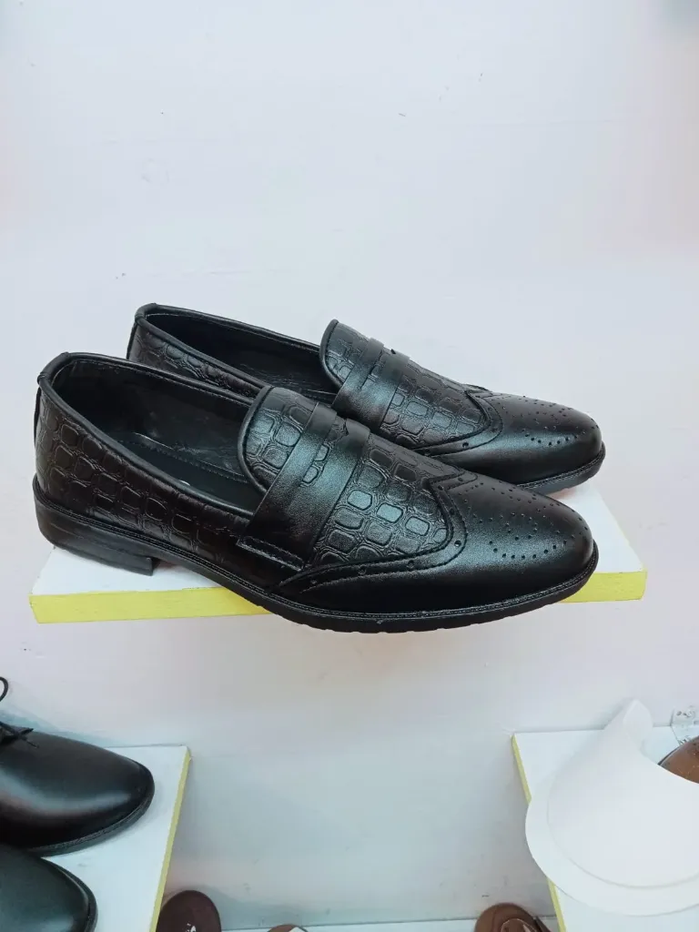 Loafer (39)